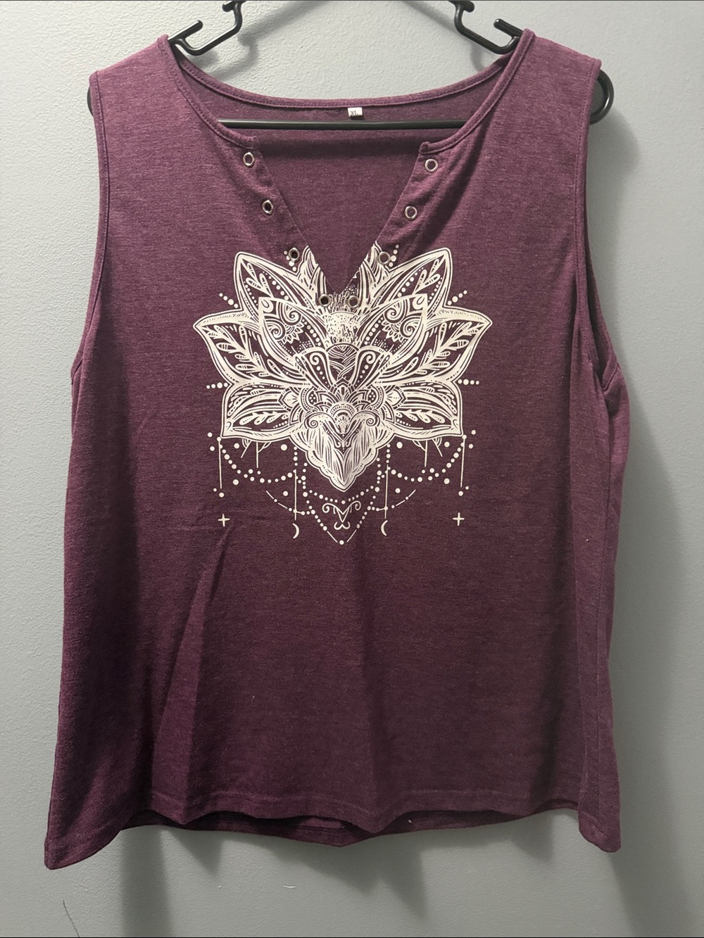 Women's Plum Sleeveless Graphic V-Notch Tank Top
